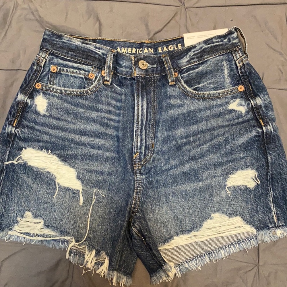 American Eagle 90’s boyfriend shorts
